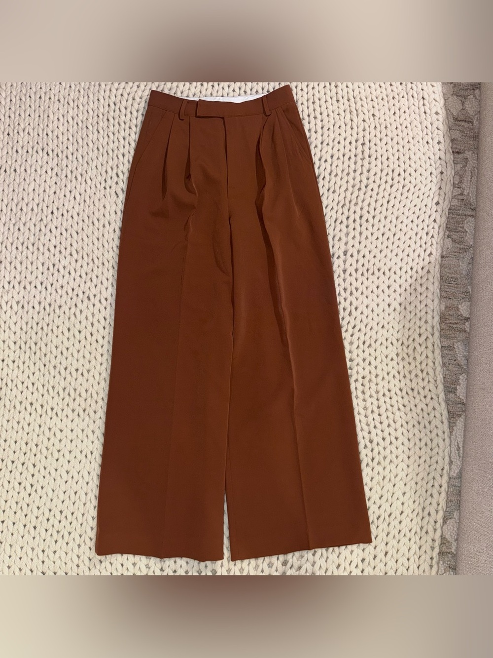 Astr the Label Cropped Wide-Leg Trousers in Deep Rust